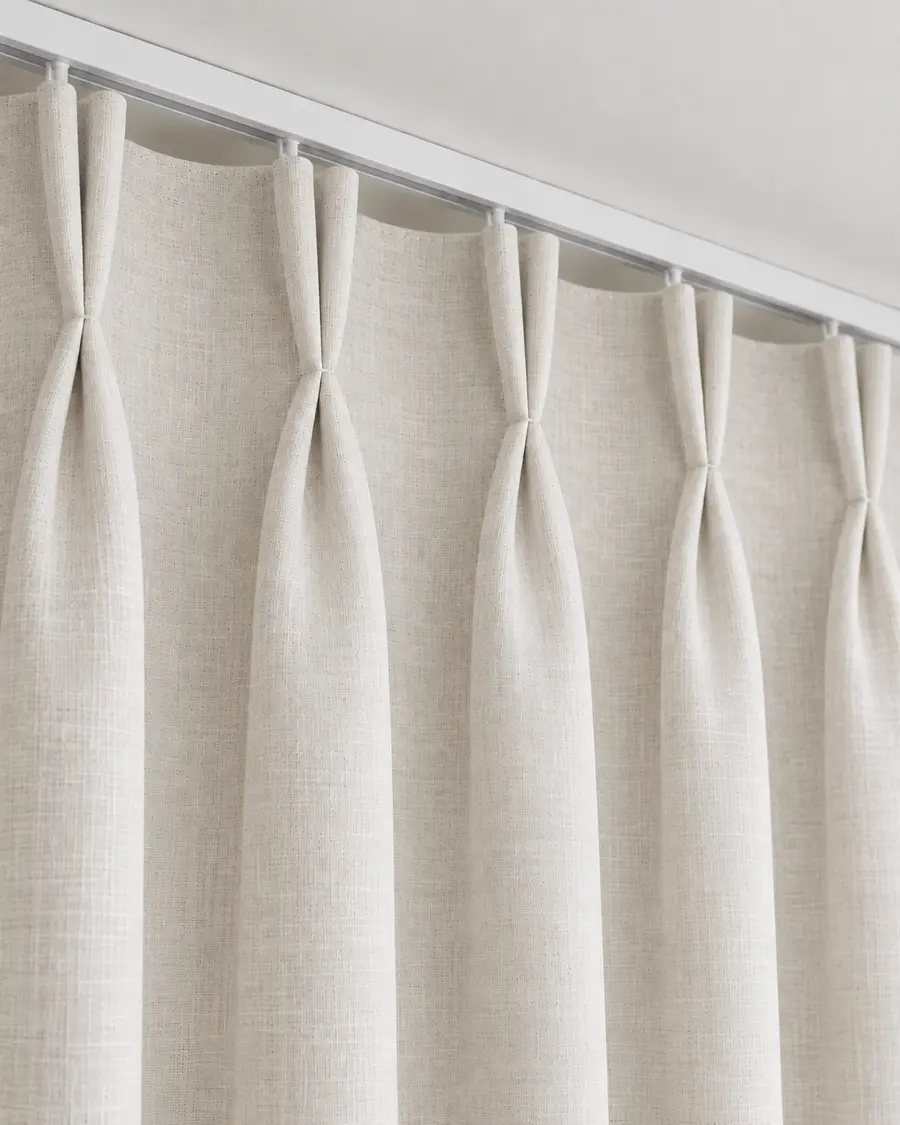 Double pinch pleat curtain heading